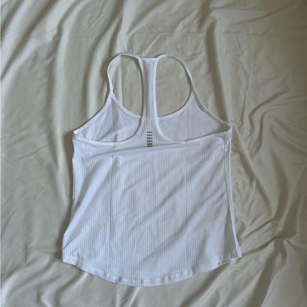 BUNDLE Under Armour Tank Tops
